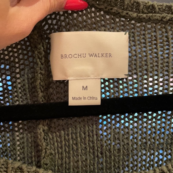 Olive green crew neck asymmetrical sweater - Picture 2 of 3